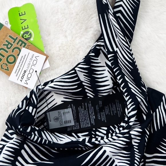 NWT Volcom Stay Or Leaf Scoop Plus Size Bikini Top Black/White - Picture 8 of 8